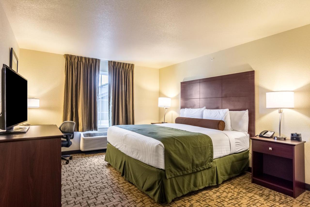 Cobblestone Hotel & Suites - Торрингтон Экстерьер фото