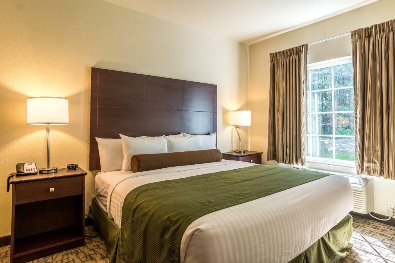Cobblestone Hotel & Suites - Торрингтон Экстерьер фото