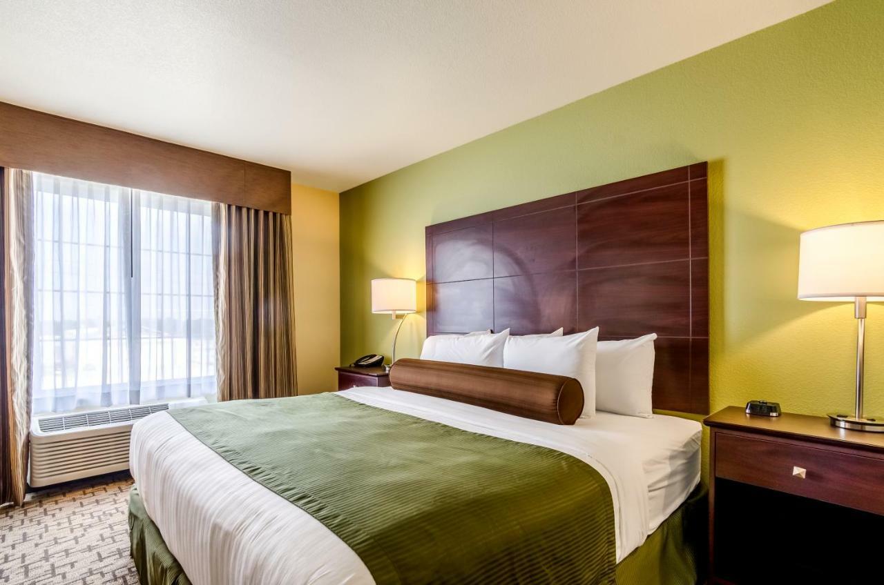 Cobblestone Hotel & Suites - Торрингтон Экстерьер фото