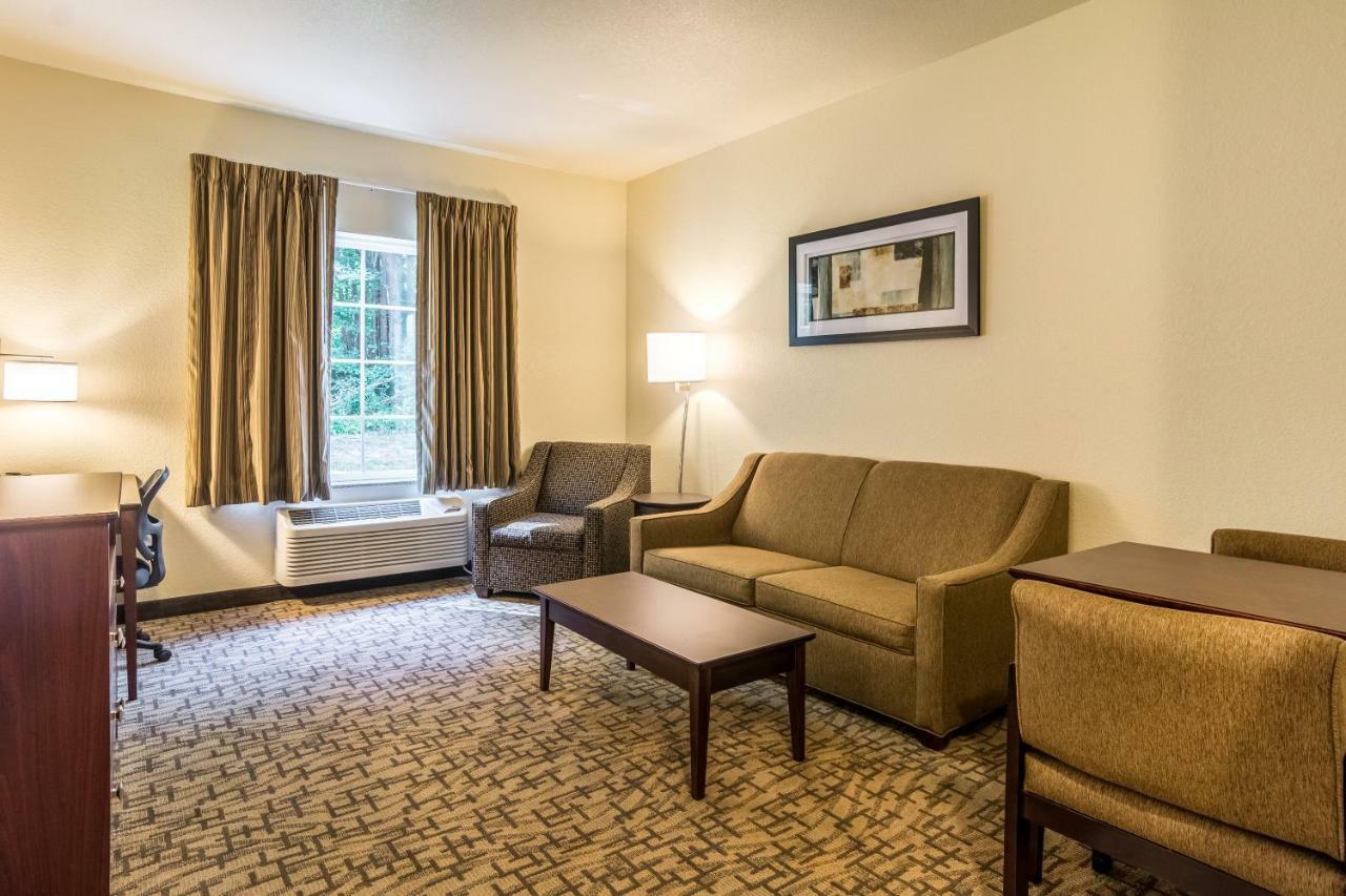 Cobblestone Hotel & Suites - Торрингтон Экстерьер фото