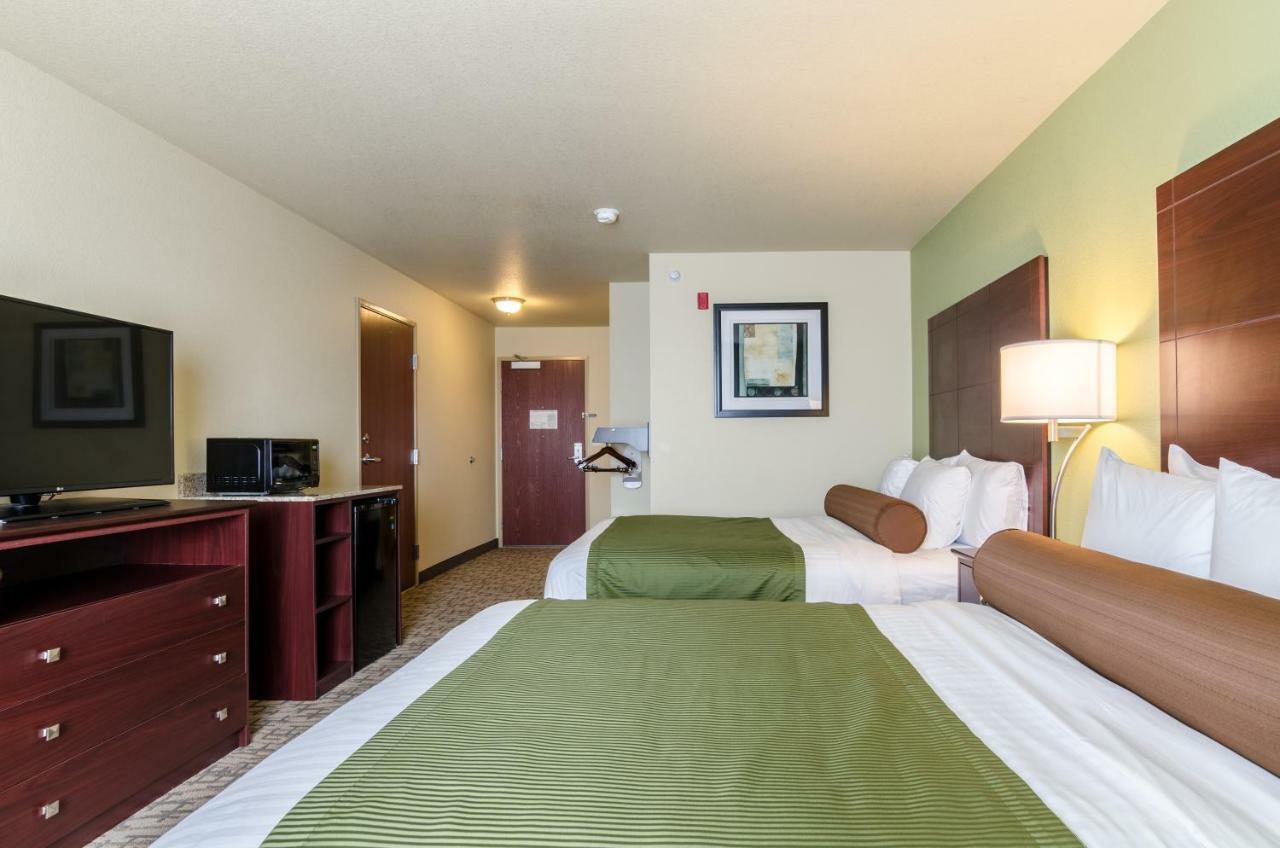 Cobblestone Hotel & Suites - Торрингтон Экстерьер фото